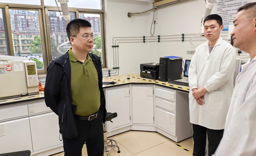 肖志勇到湖南化工研究院“四不兩直”開展主題調(diào)研